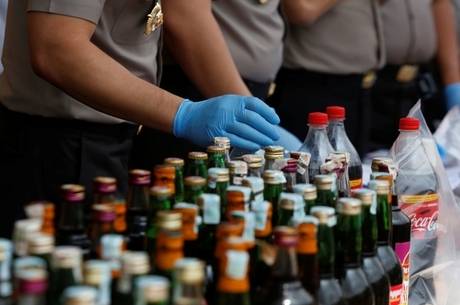 Leia mais sobre o artigo Bebida alcoólica adulterada mata 82 pessoas na Indonésia