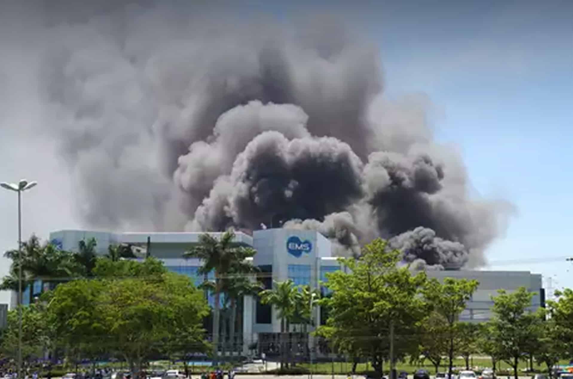 Leia mais sobre o artigo Incêndio de grandes proporções atinge indústria farmacêutica