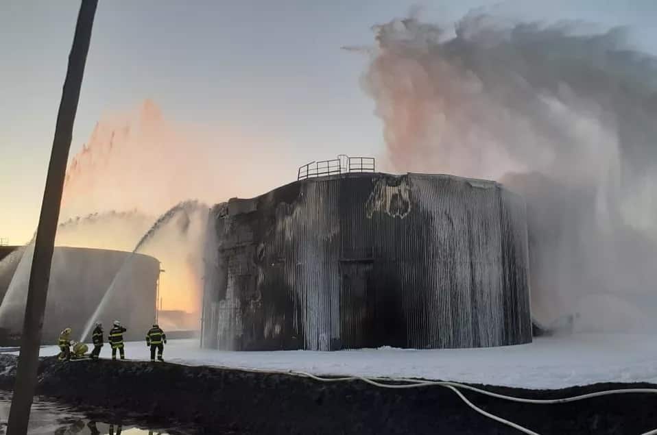 Leia mais sobre o artigo Incêndio na Revap mobiliza bombeiros e fumaça assusta moradores em São José, SP